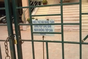 Phường Ô Chợ Dừa xin rút kinh nghiệm vì treo biển "họp" không tiếp dân