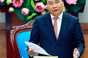 Đừng để người tốt phải ‘xin được khen’