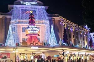 Rộn ràng đêm Giáng sinh tại Việt Nam và Quốc tế