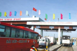 Slide - Điểm tin thị trường: Kiến nghị cưỡng chế thu nợ công ty thu phí cao tốc TPHCM - Trung Lương