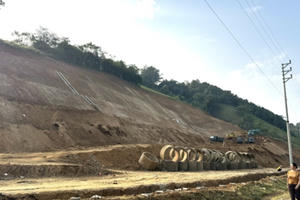 Lào Cai: Hạ tầng chưa hoàn thiện, UBND huyện Bát Xát vẫn tổ chức đấu giá hàng chục lô đất