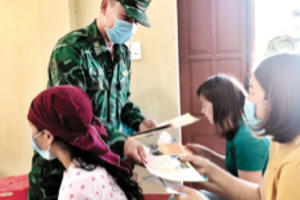 Cầu nối đưa pháp luật đến nhân dân vùng biên giới