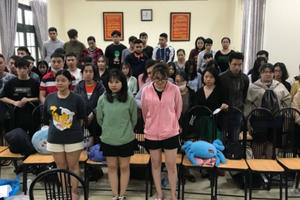 Đường dây “tín dụng đen” xuyên quốc gia, liên quan gần 300 đối tượng: Người vay có bị xử lý?