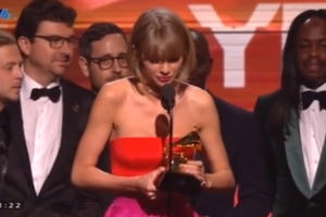Grammy Adwards 2016: Taylor Swift hạnh phúc dâng trào giành giải Album của năm