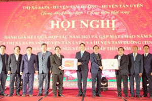 Chung dãy Hoàng Liên - Chung niềm khát vọng