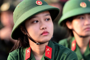 Nữ tân binh tại TP Hồ Chí Minh trong ngày nhập ngũ