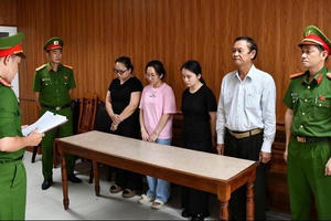 Khởi tố giám đốc và hàng loạt nhân viên phòng khám vì lừa dối khách hàng