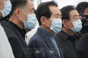 Thủ tướng Hàn Quốc chuyển trụ sở công tác tới 'ổ dịch' COVID-19