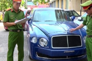 Quảng Bình: Bắt giữ siêu xe Bentley “lậu” trị giá hơn 2 tỷ đồng