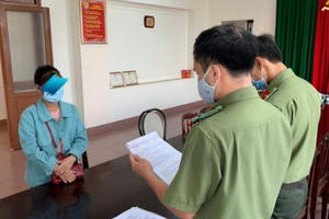 Lâm Đồng: Đăng tin sai sự thật để bán khẩu trang, người phụ nữ bị phạt 10 triệu đồng