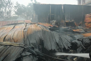 Hiện trường vụ cháy nhà xưởng khiến 8 người chết và mất tích ở phường Trung Văn