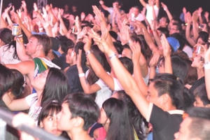 Nghệ sĩ Beaming (Úc): “Khán giả Việt Nam rất tuyệt vời!” Nghệ sĩ Beaming (Úc): “Khán giả Việt Nam rất tuyệt vời!”