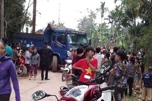 Xót xa, nam sinh lớp 4 bị xe tải cán tử vong khi trên đường đi học về