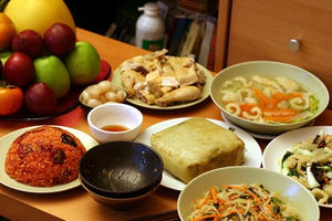 Chế độ ăn ngày Tết cho bé khỏe mạnh