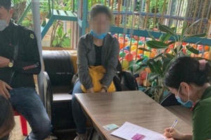 Tiêm vắc xin "chui" cho người dân, nữ hộ sinh bị phạt 30 triệu đồng