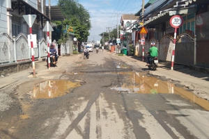 Đồng Nai: Đường liên huyện xuống cấp nghiêm trọng, mất ATGT