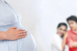 Khát con nhưng "vướng" quy định mang thai hộ