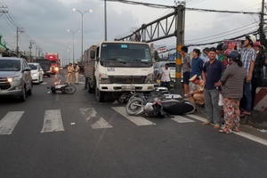 Tin nhanh: Liên tiếp xảy ra những vụ tai nạn liên hoàn