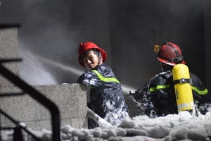 Sau vụ cháy chung cư Carina, dân ở chung cư phải ghi nhớ điều này để "thoát chết"