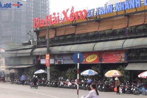 Hà Nội: Ngang nhiên lấn chiếm lòng đường, vỉa hè giữa ban ngày