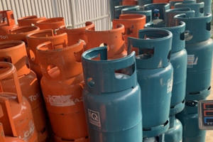 Hưng Yên: Phạt nặng chiết nạp khí dầu mỏ hóa lỏng (LPG) trái phép Hưng Yên: Phạt nặng chiết nạp khí dầu mỏ hóa lỏng (LPG) trái phép