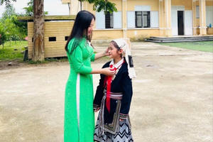 Xúc động thầy cô "gieo chữ trên đá" nơi biên cương Tổ quốc