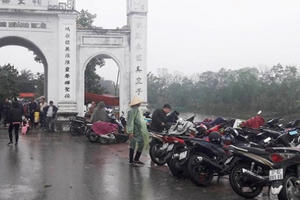 Nghệ An: Loạn thu phí trông giữ xe ở nhiều đền chùa đầu năm