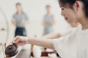 Trớ trêu bạn thân thành mẹ kế, cô con gái lập kế hoạch trừ khử kẻ “dụ dỗ” cha