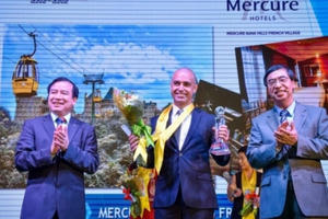 Khách sạn Mercure Bà Nà Hills French Village nhận giải thưởng kép tại The Guide Awards 2016 Khách sạn Mercure Bà Nà Hills French Village nhận giải thưởng kép tại The Guide Awards 2016