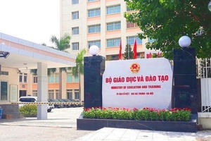 Trường công, trường tư: Những bất cập và tồn tại cần được Bộ Giáo dục xem xét, xử lý