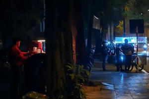 Trắng đêm mưu sinh Hà Nội phố, hiểm nguy trực chờ