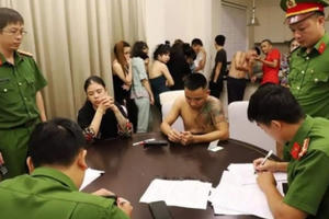 15 đối tượng nam, nữ thuê biệt thự mở tiệc ma túy mừng sinh nhật