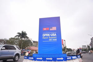 Hà Nội trang hoàng đường phố chào đón hội nghị thượng đỉnh Mỹ - Triều