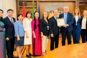 Thứ trưởng Phan Chí Hiếu thăm và làm việc tại Cộng hòa Italia