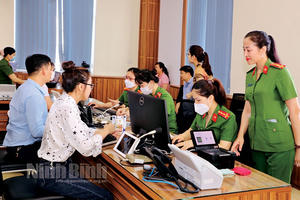 Hàng tháng phải công khai kết quả đánh giá chất lượng phục vụ người dân, doanh nghiệp