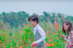 Sơn Tùng MTP bị hot boy nhí chê “hát nghe không rõ” trong MV cover mới