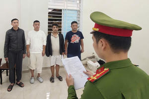 Khởi tố, bắt tạm giam 4 đối tượng bắt giữ người trái pháp luật