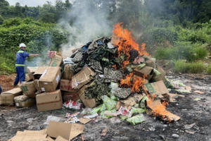 Lào Cai: Tiêu hủy 04 lô hàng không rõ nguồn gốc xuất xứ