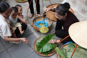 Hà Nội: Đặc sản cốm Làng Vòng được công nhận nhãn hiệu danh tiếng