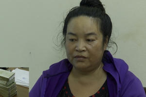 Yên Bái: Bắt một phụ nữ giấu 5 bánh heroin trên xe taxi