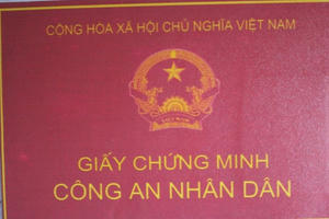 Điều tra đường dây làm giả thẻ ngành Công an Nhân dân