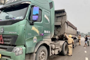 TP Bắc Giang xử lý hàng loạt xe chở quá khổ, quá tải