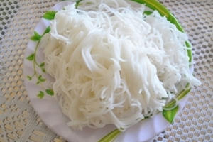 Chất huỳnh quang trong bún nguy hại đến mức nào?