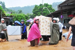 Lào Cai: Tăng cường khắc phục hậu quả sau lũ, phòng chống dịch bệnh