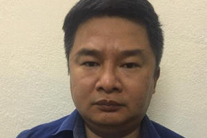 Giả danh "Công an chìm" để nhận tiền xin hộ việc làm Giả danh "Công an chìm" để nhận tiền xin hộ việc làm