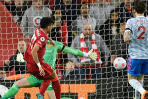Man United thua Liverpool "không cửa gỡ" tại sân Anfield
