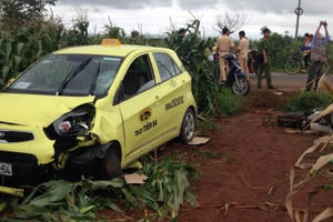 Đăk Lăk: Taxi Tiên Sa đâm chết bà bầu 9 tháng