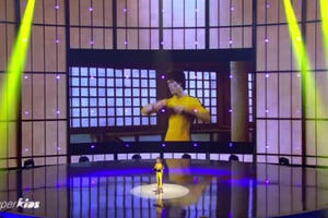 “Lý Tiểu Long nhí” lại tiếp tục gây sốt cộng đồng mạng