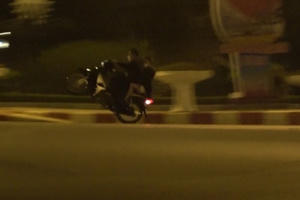 Nhiều thiếu niên bị bắt vì “bốc đầu”, đãnh võng trêu Cảnh sát giao thông