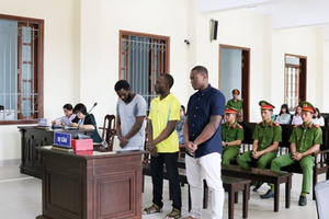 Bắt giữ cựu cầu thủ V-League lừa đảo các quý bà hơn 1 tỷ đồng